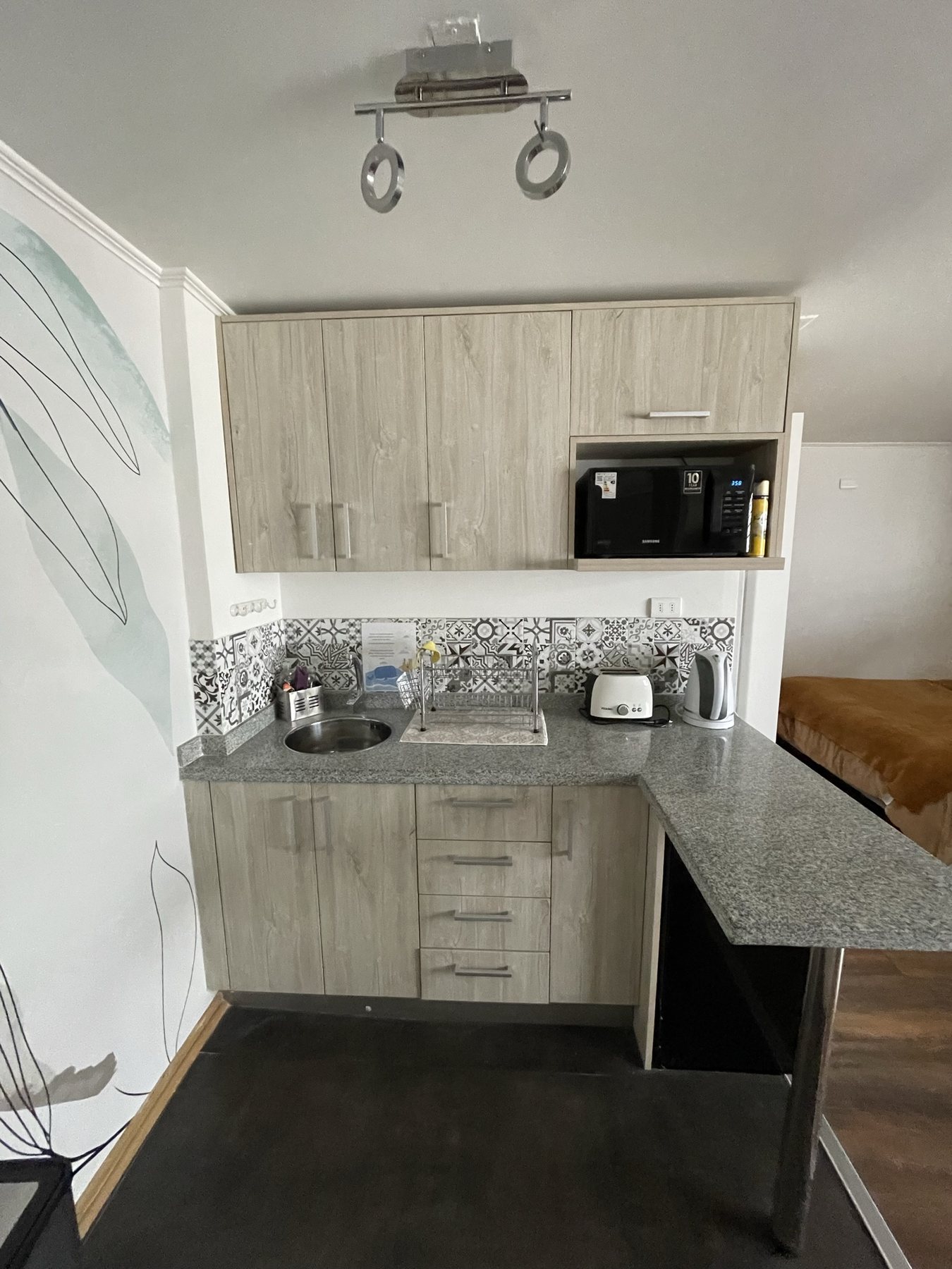 Kitchenette equipada